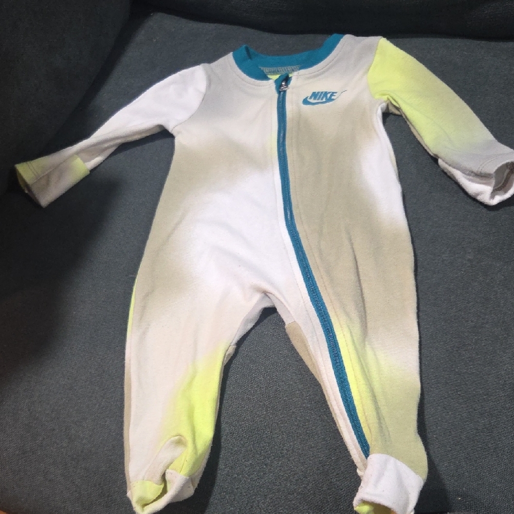 Nike Kids One Piece - White and Yellow